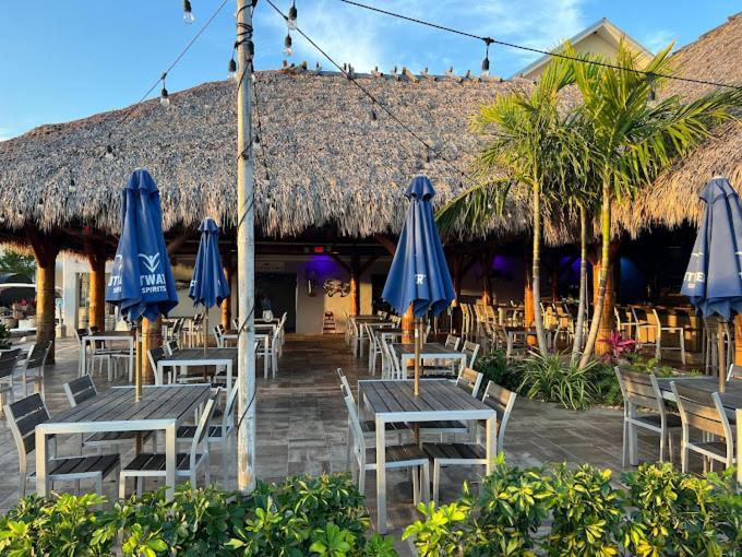 Cape Crossing Resort & Marina Merritt Island Bagian luar foto